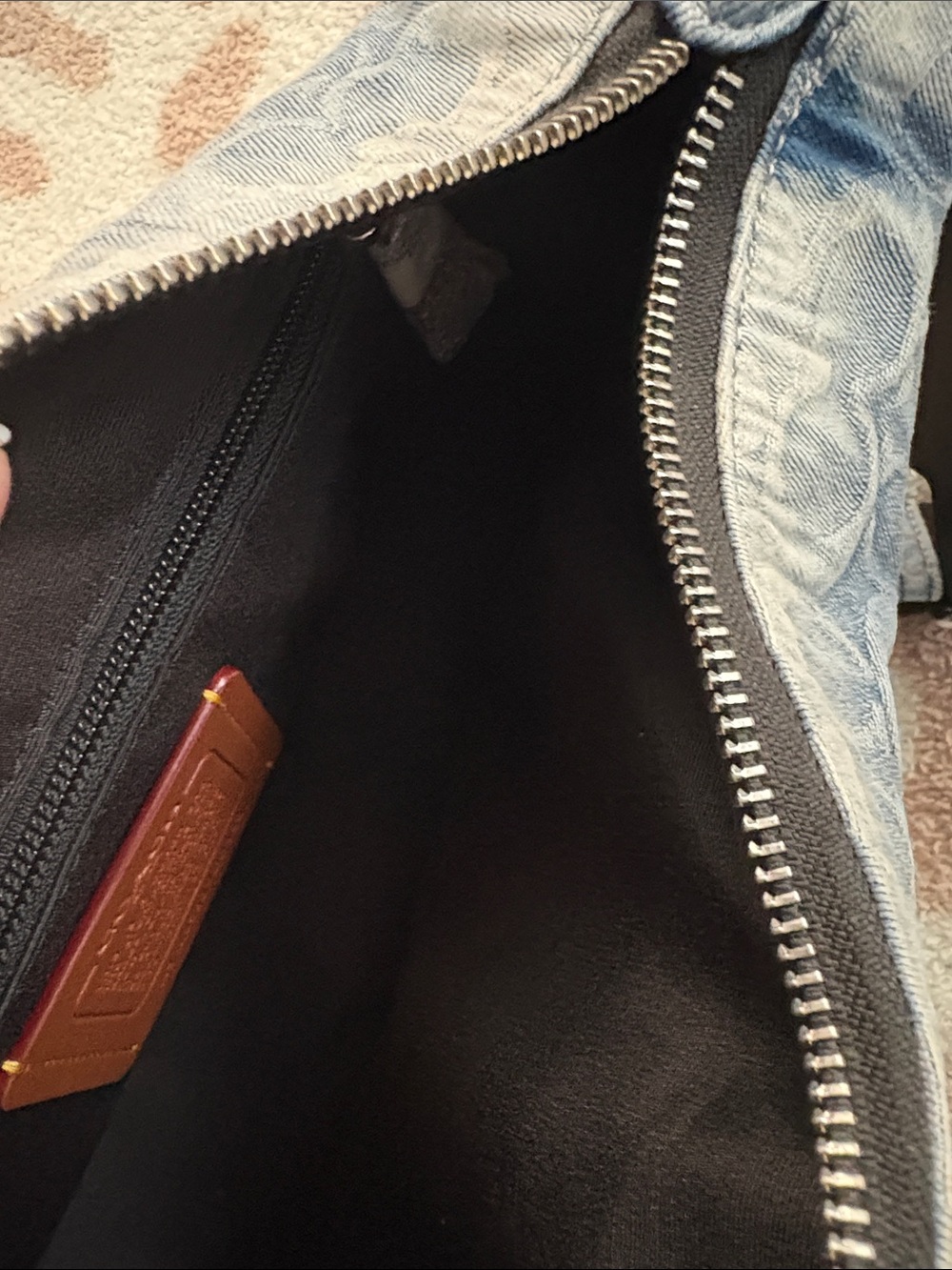 Coach Outlet loved denim Finn crossbody authentic - Picture 8 of 10